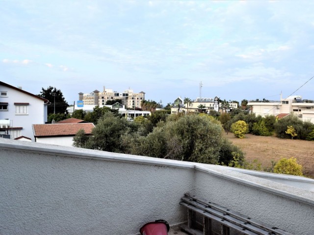 4+1 Einfamilienhaus Mit Großem Garten In Kyrenia Ozanköy ** 