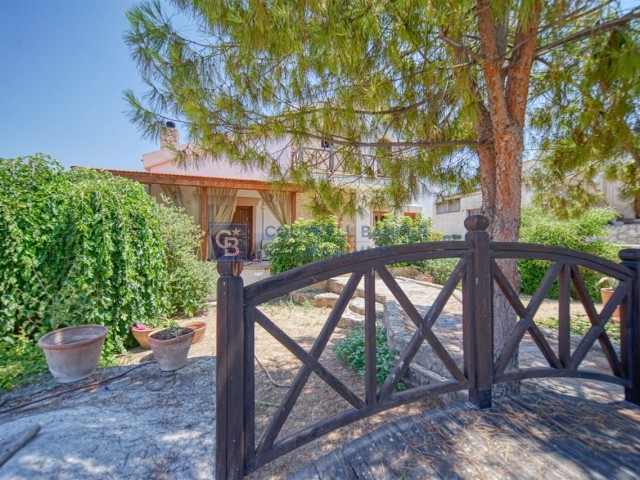 4 + 1 Villa Zum Verkauf In Kyrenia Chatalköy ** 