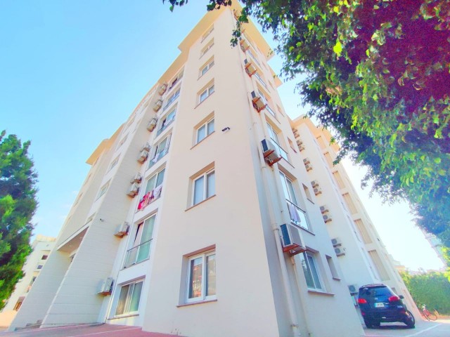 Girne Merkezde Müthiş Manzaralı Lüks 1 Yatak Odalı Penthouse 