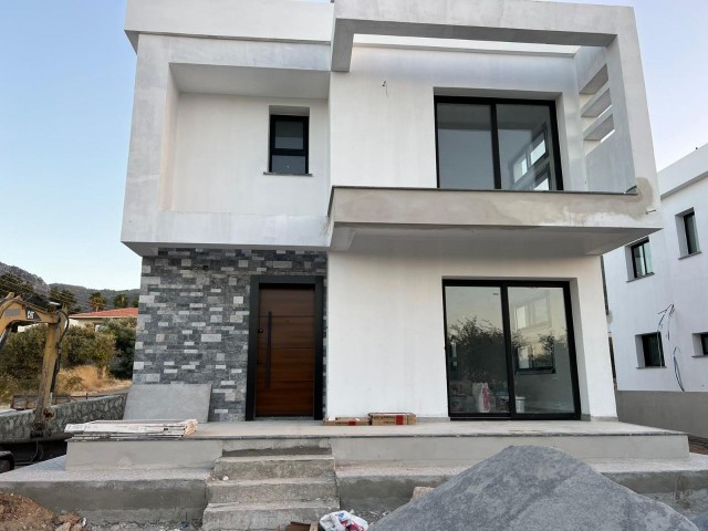 Kıbrıs Girne Alsancak Bölgesinde Satılık 3+1 Villa