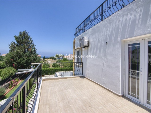 700 m2 Grundstück zum Verkauf in Kyrenia Karsiyaka 4 + 1 Villa mit privatem Pool ** 