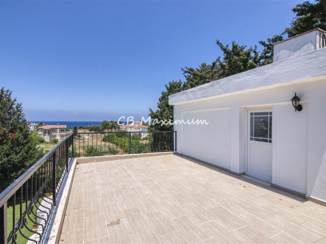 700 m2 Grundstück zum Verkauf in Kyrenia Karsiyaka 4 + 1 Villa mit privatem Pool ** 