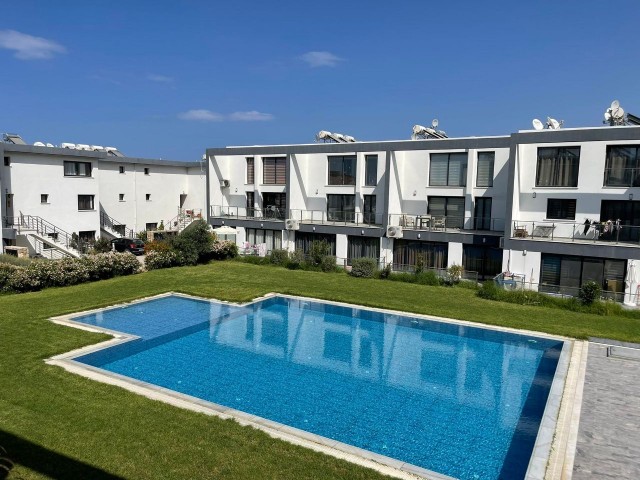 KIBRIS GİRNE ALSANCAK TA ANA CADDEYE YAKIN DUBLEX 1+1 YENİ DAİRE