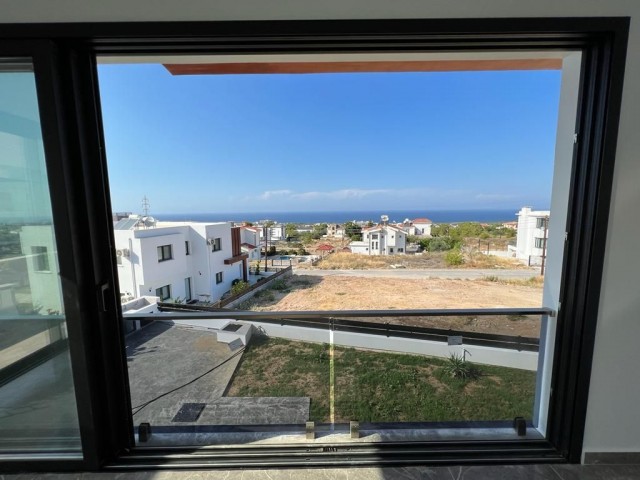 Girne Çatalköy Bölgesinde 3+2 Ultra Lüx Havuzlu Villa