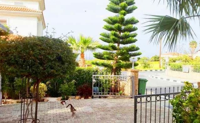 3+1 Villa with Pool for Rent in Kyrenia Karaoğlanoğlu Area