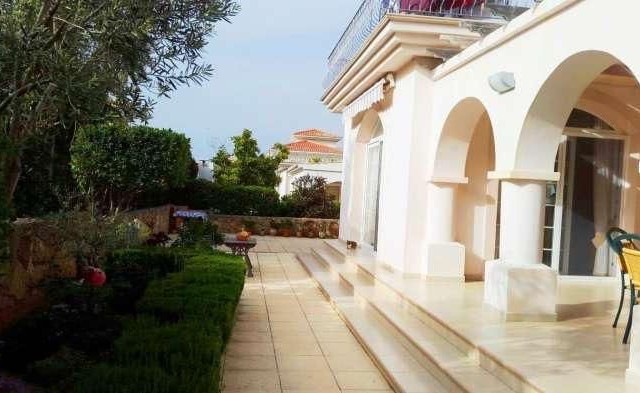 3 + 1 Villa mit Pool zu vermieten in der Gegend von Kyrenia Karaoğlanoğlu