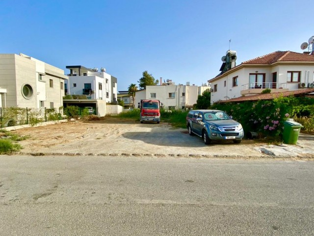 GRUNDSTÜCKE ZUM VERKAUF IN ZYPERN NICOSIA YENIKENT REGION GEEIGNET FÜR DEN VILLENBAU