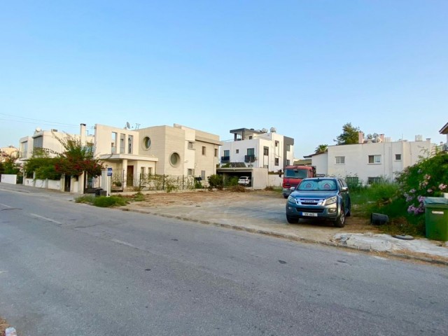 GRUNDSTÜCKE ZUM VERKAUF IN ZYPERN NICOSIA YENIKENT REGION GEEIGNET FÜR DEN VILLENBAU