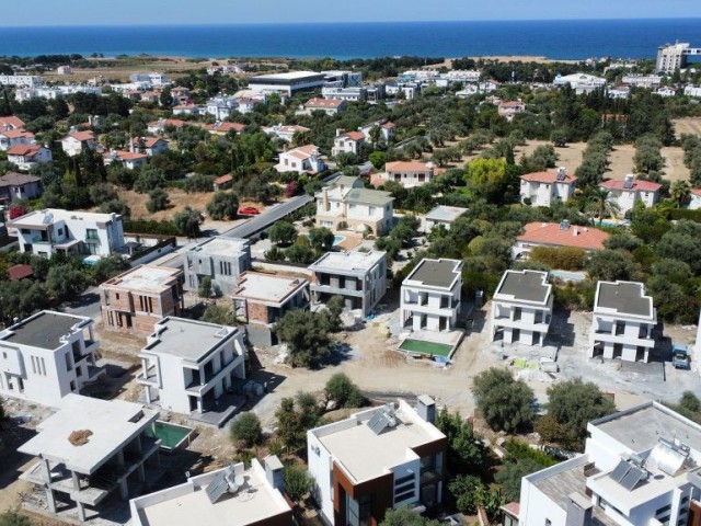 Girne Ozanköy'de Müstakil Bahçeli,Moden Mimarili ,3+1 Satılık Villa