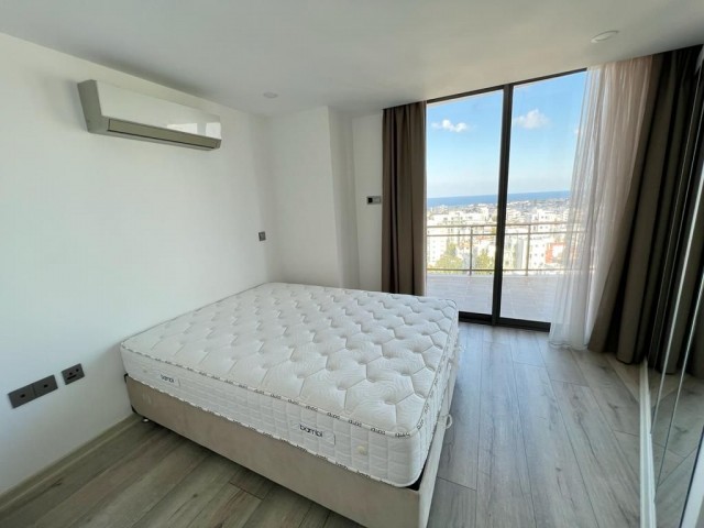 Girne Merkezde Geniş 4 adet balkonu olan Dublex 3+1 Penthouse