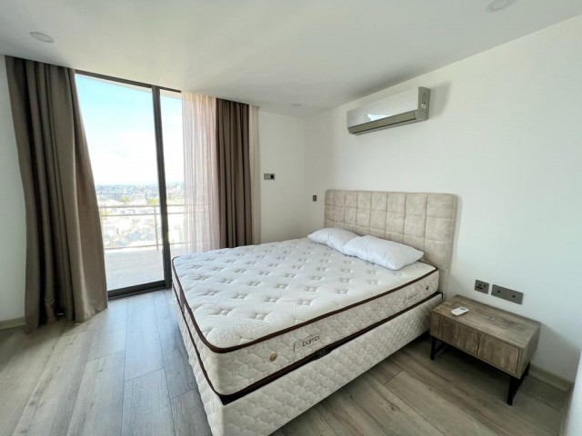 Duplex 3+1 Penthouse mit 4 geräumigen Balkonen im Zentrum von Kyrenia