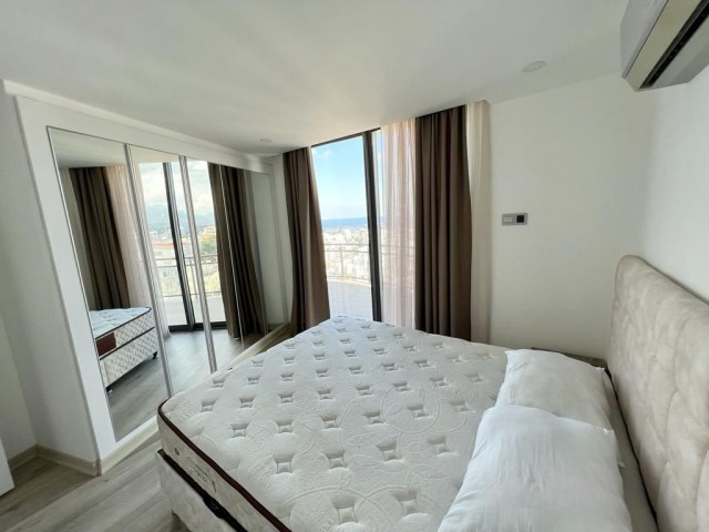 Girne Merkezde Geniş 4 adet balkonu olan Dublex 3+1 Penthouse