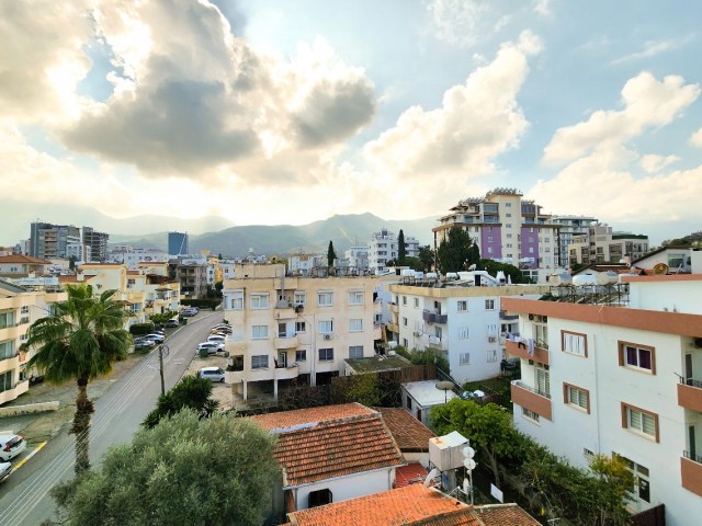 2+1 geräumige Wohnungen zum Verkauf im Zentrum von Kyrenia, Zypern, zu Fuß zum Markt