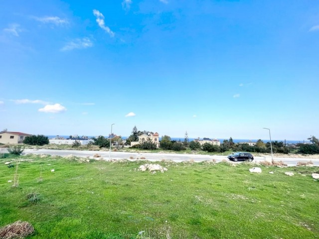 Girne Çatalköy Bölgesinde 600/700 m2 Arsalar