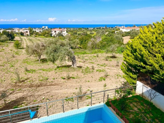 Villa mit Pool und Berg- und Meerblick in Ozanköy, Kyrenia