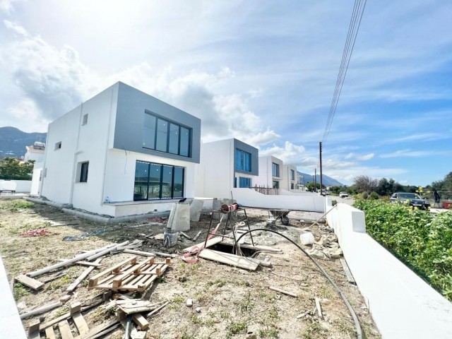 3 +1 Villa for sale in Kyrenia Edremit^te Walking Distance to the Sea. 