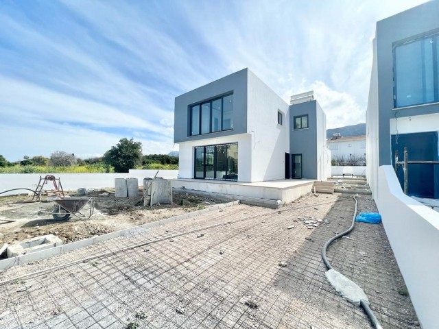 3 +1 Villa zu verkaufen in Kyrenia Edremit^te Gehweite zum Meer. 