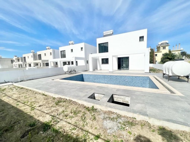 3 +1 Villa for sale in Kyrenia Edremit^te Walking Distance to the Sea. 