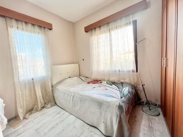 Girne Ozanköy'de  Full eşyalı satılık 4+1 Havuzlu Villa