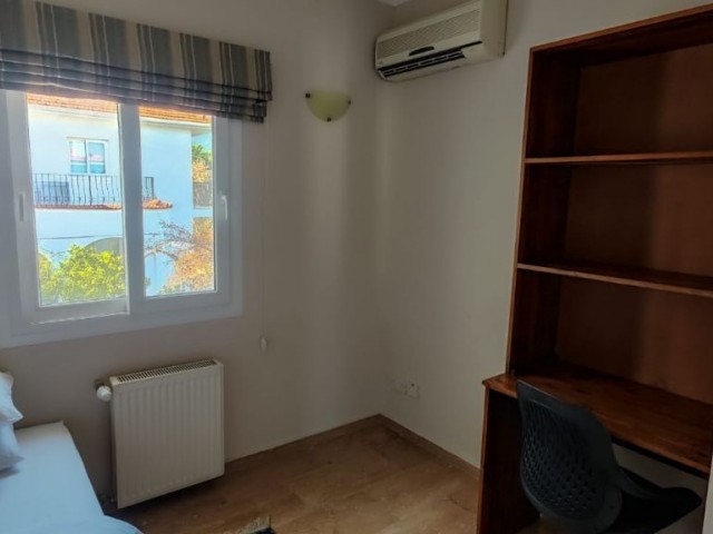 Kıbrıs, Girne, Bellapais Bölgesinde Özel Havuzlu, Geniş Kullanım Alanlı Kiralık 3+1 Villa