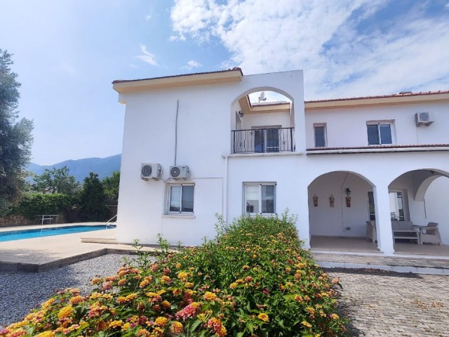 3+1 Villa zur Miete in Bellapais, Kyrenia, Zypern mit privatem Pool und großem Nutzungsbereich