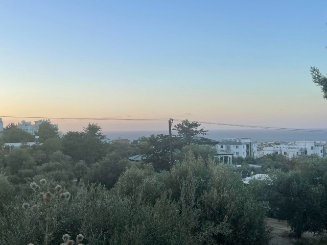 Voller Meerblick 90% Zonierung Gelegenheit Land in Alsancak, Kyrenia, Zypern