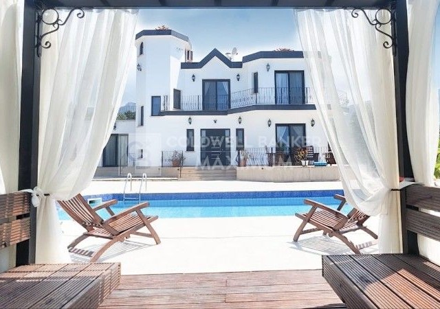 4+1 Villa zu vermieten mit privatem Pool und Landschaft in Çatalköy, Kyrenia