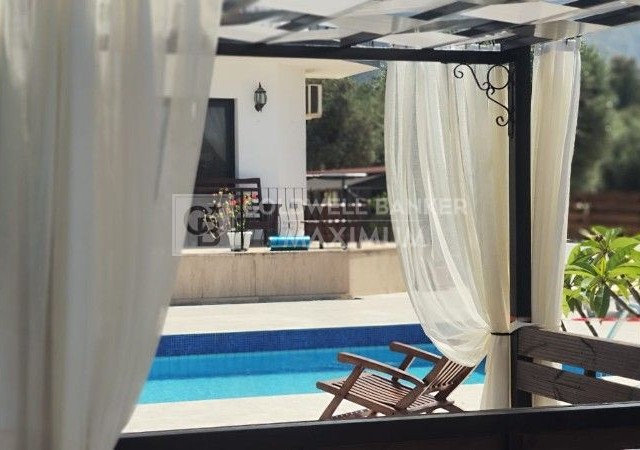 4+1 Villa zu vermieten mit privatem Pool und Landschaft in Çatalköy, Kyrenia