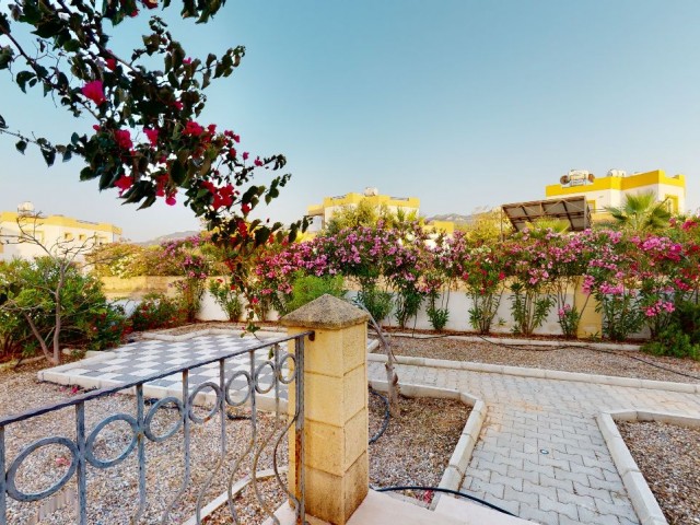 GIRNE, ESENTEPE BÖLGESİNDE, GOLF RESIDENCE,  KAPANMAZ DENIZ MANZARALI, SATILIK 3+1 VİLLA