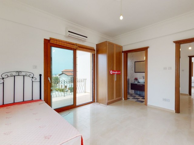 GIRNE, ESENTEPE BÖLGESİNDE, GOLF RESIDENCE,  KAPANMAZ DENIZ MANZARALI, SATILIK 3+1 VİLLA