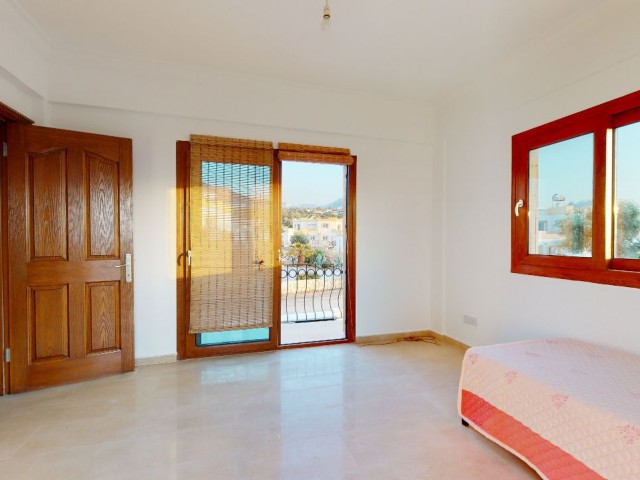 GIRNE, ESENTEPE BÖLGESİNDE, GOLF RESIDENCE,  KAPANMAZ DENIZ MANZARALI, SATILIK 3+1 VİLLA