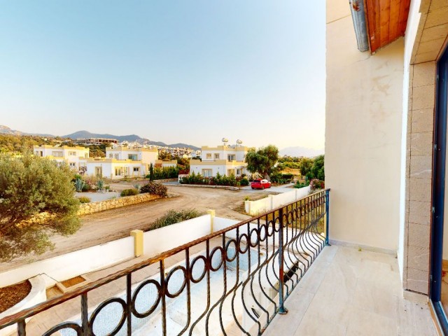 GIRNE, ESENTEPE BÖLGESİNDE, GOLF RESIDENCE,  KAPANMAZ DENIZ MANZARALI, SATILIK 3+1 VİLLA