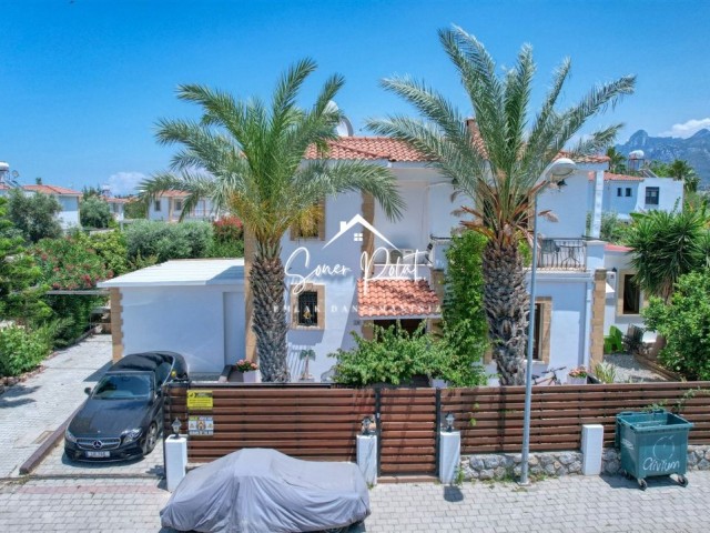 4+2 Villa mit privatem Standort zum Verkauf im Zentrum von Kyrenia