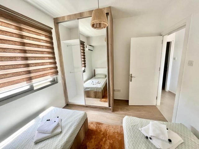 Girne Merkezde Geniş Satılık Yeni  Eşyalı  2+1 Daire 