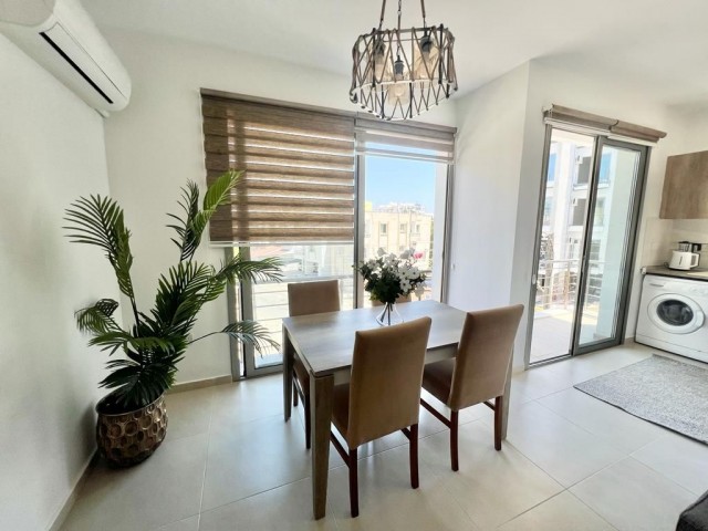 Girne Merkezde Geniş Satılık Yeni  Eşyalı  2+1 Daire 