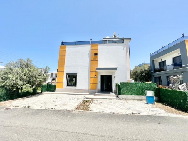 Luxusvilla im Stadtteil Ozanköy in Kyrenia, 200 m vom Hotel Cratos entfernt