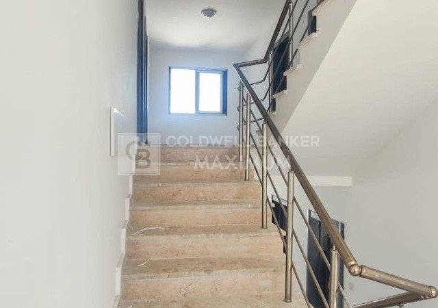 2+1 Flat for Sale in a Complex with Pool in Girne Lapta