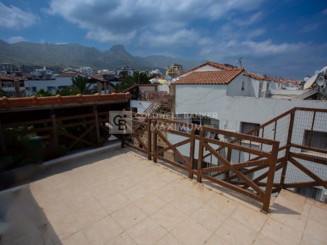 4+1 Penthouse zum Verkauf im Zentrum von Kyrenia, Zypern