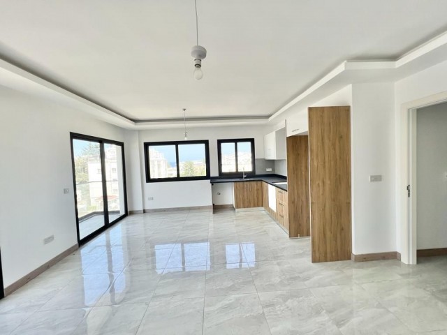 2+1 Wohnung zum Verkauf im Zentrum von Kyrenia mit weitem Meerblick