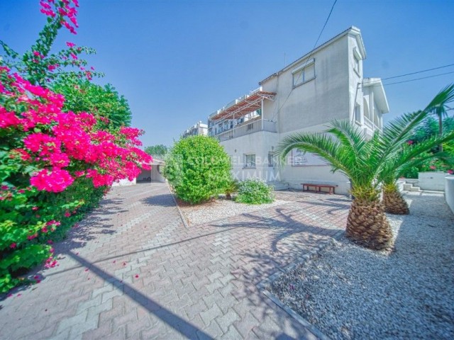Kıbrıs Lefkoşa Küçük Kaymaklı Bölgesinde 6+2 Villa