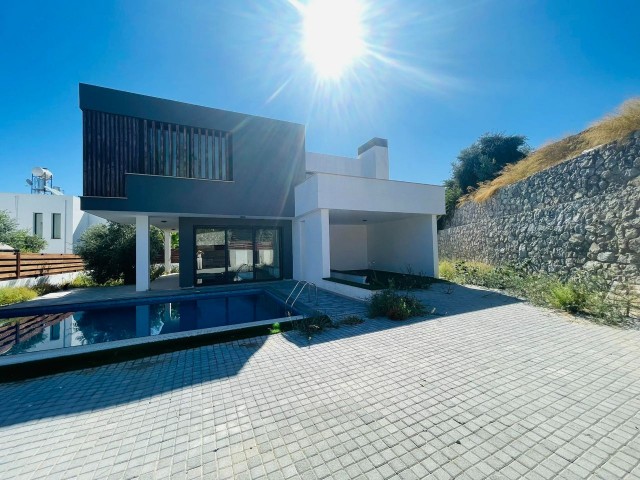 Fırsat Kıbrıs 3+1 Very Special Villa with Private Pool in Kyrenia Ozanköy