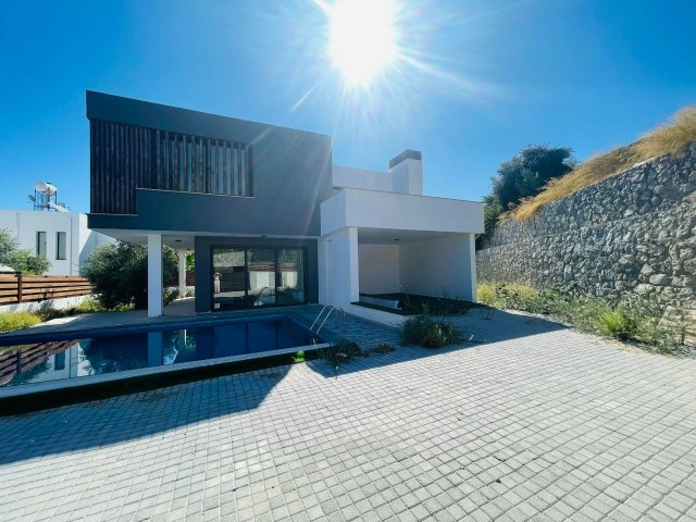 Fırsat Kıbrıs 3+1 Ganz besondere Villa mit privatem Pool in Kyrenia Ozanköy