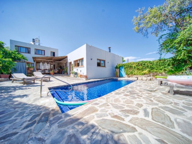 Türkische Villa mit privatem Pool und authentischer Architektur zum Verkauf in Kyrenia Ozanköy