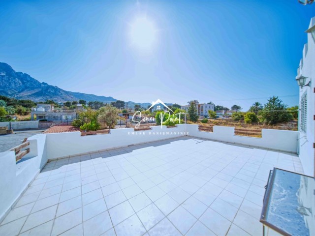 3+1 Villa for Sale in Ards of 700 m² in Kyrenia Karşıyaka