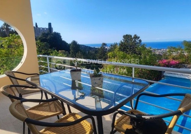 4+1 Villa zu vermieten mit herrlicher Aussicht und privatem Pool in Zypern, Kyrenia, Region Bellapais