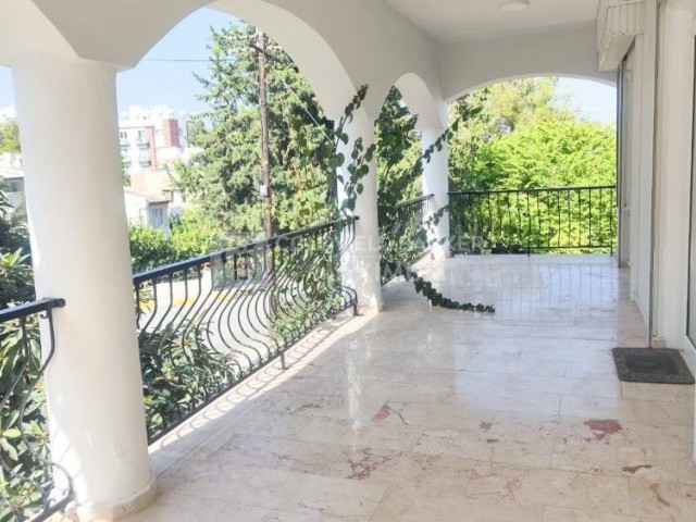 3+1, Large Usage Area, Fully Furnished Flat for Rent in Kyrenia Center