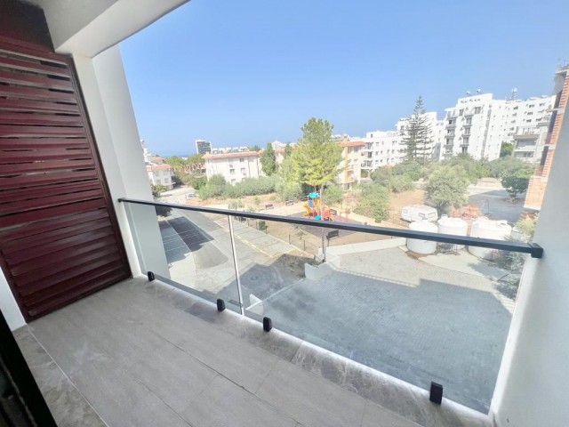 Komplett möblierte 2+1-Wohnung zum Verkauf im Zentrum von Kyrenia