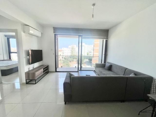 Girne Merkezde Deniz Manzaralı Full eşyalı Satılık  2+1 Daire 