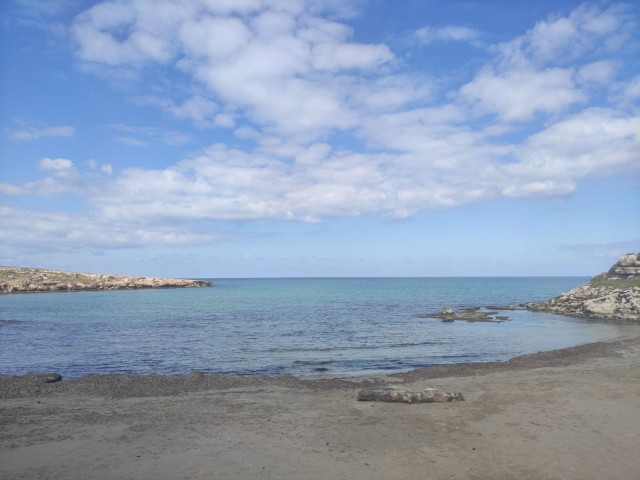 Kıbrıs Girne Lapta da Denize Yürüme Mesafesinde Ödeme Planlı İkiz Villar