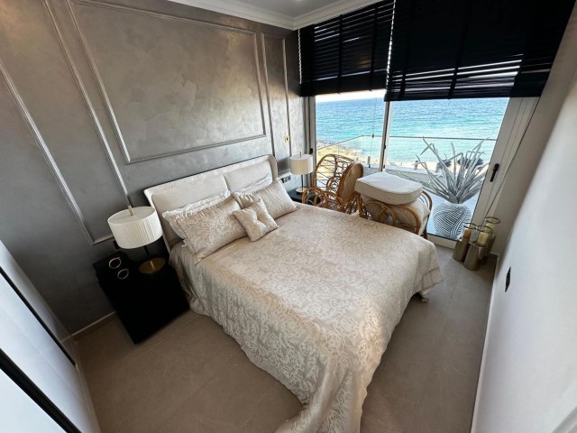 2+1-Maisonette-Wohnung direkt am Meer mit Zahlungsplan in einem bezugsfertigen Luxusgrundstück in Kyrenia Esentepe, Zypern